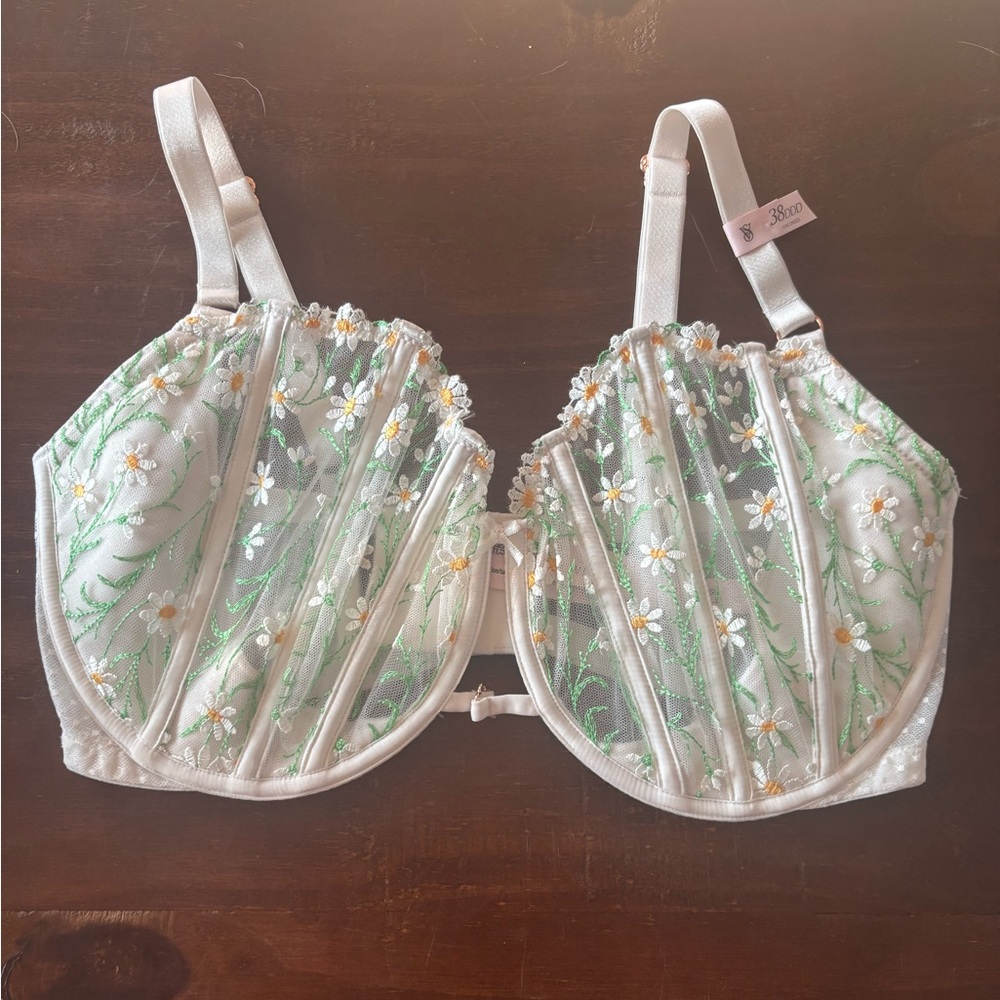 NWT VS Floral Embroidered Sheer Bra
